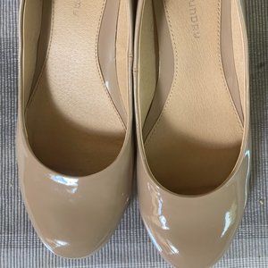 CL by Chinese Laundry Women's Marcie Wedge Pump, New Nude Patent,8 1/2